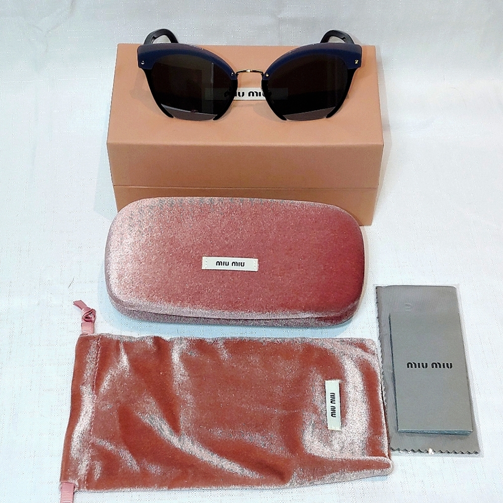 🎉2X Host Pick🎉Miu Miu 53MM Cat Eye Sunglasses - Picture 3 of 11